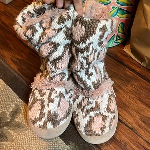 Muk Luks boots size 6.5-7.5